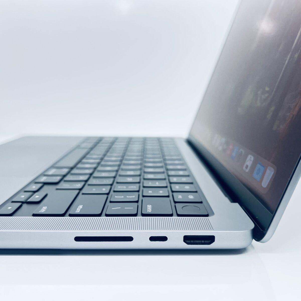 14" MacBook Pro M2 Max / 7868261 - Image 3
