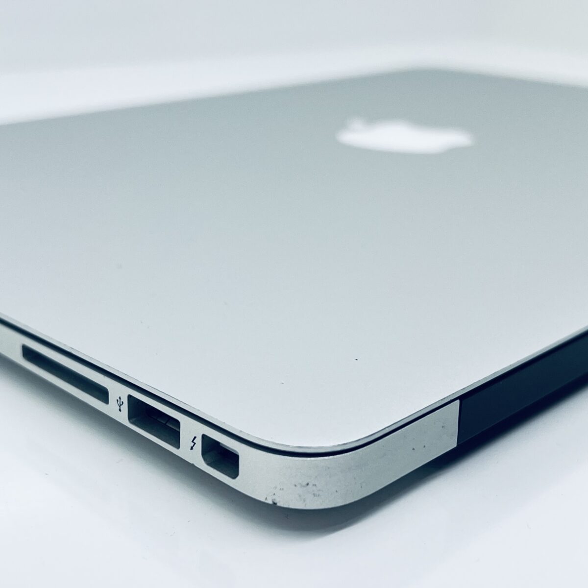 13.3" MacBook Air / Stock No – 7868192 - Image 13