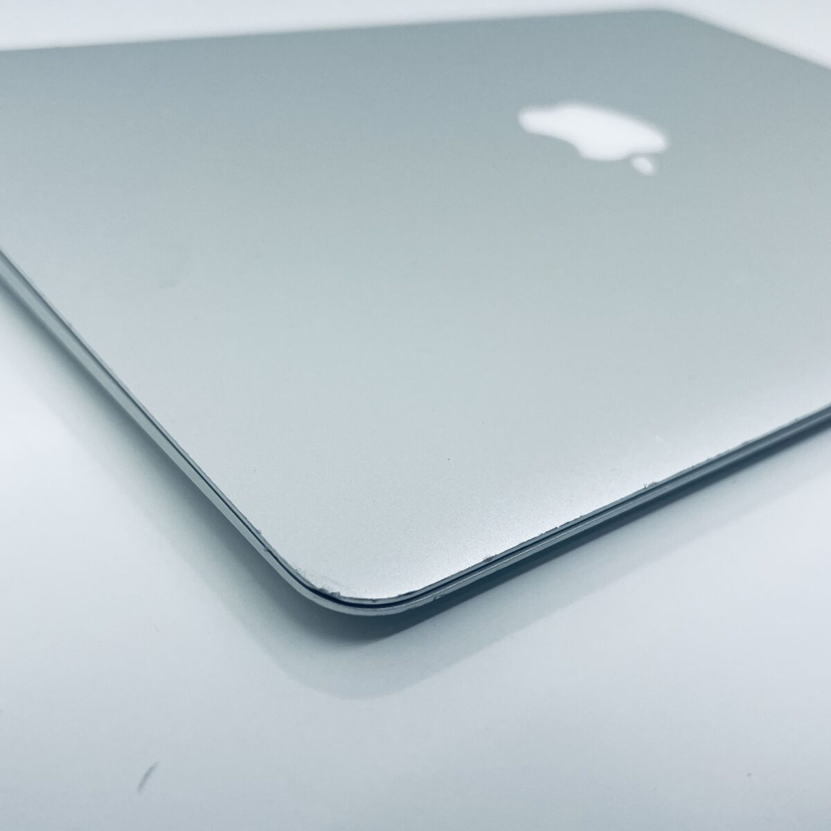 13.3" MacBook Air / Stock No – 7868193 - Image 11