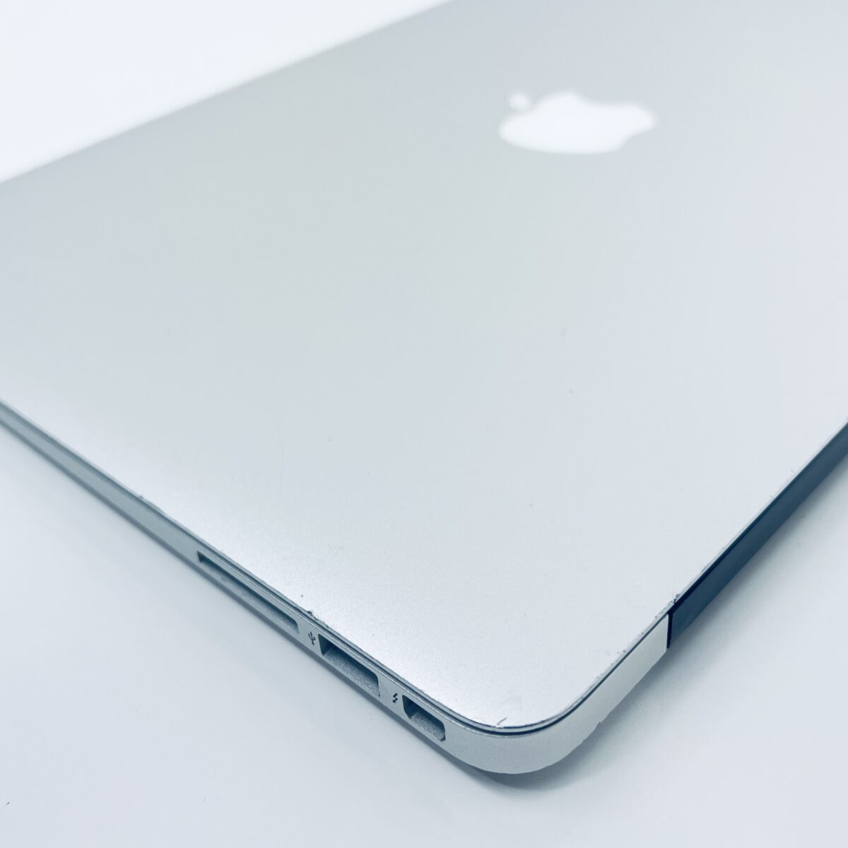 13.3" MacBook Air / Stock No – 7868193 - Image 13
