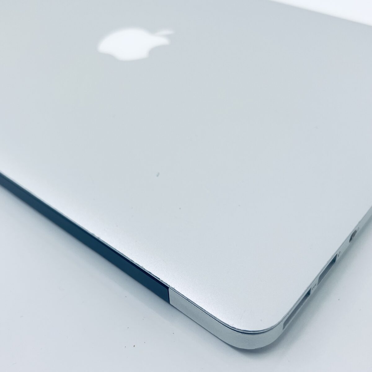 13.3" MacBook Air / Stock No – 7868193 - Image 14