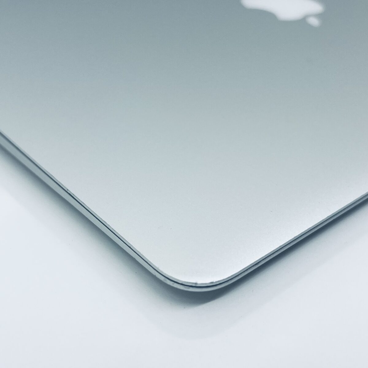 13.3" MacBook Air / Stock No – 7868240 - Image 10