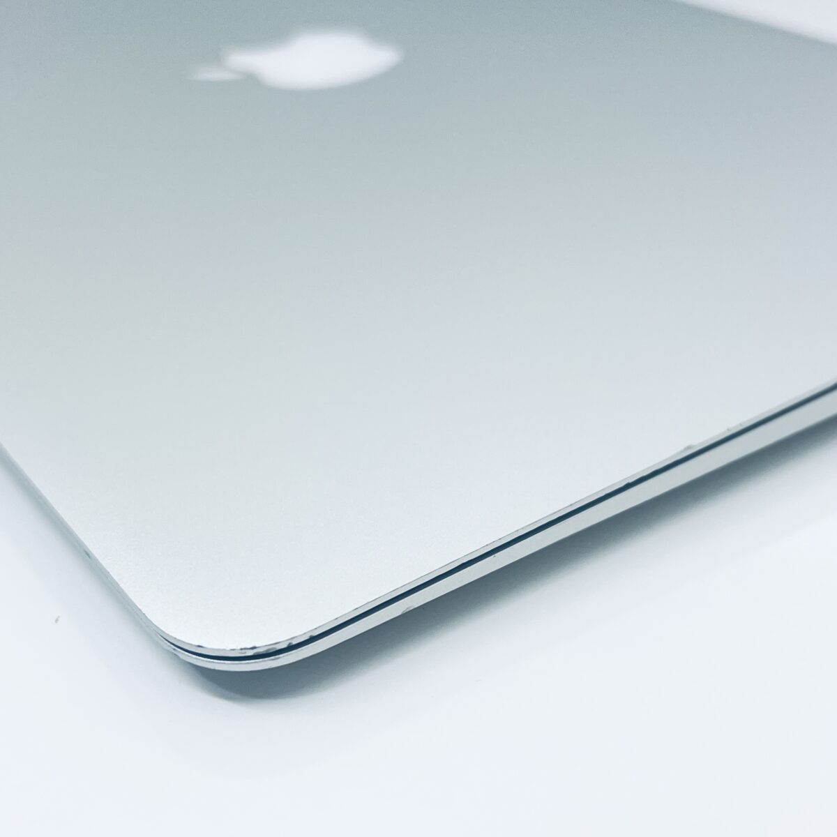 13.3" MacBook Air / Stock No – 7868240 - Image 11