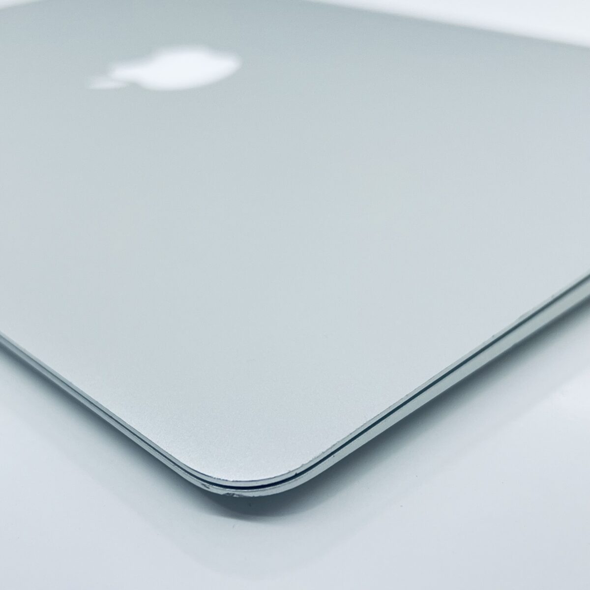 13.3" MacBook Air / Stock No – 7868095 - Image 11