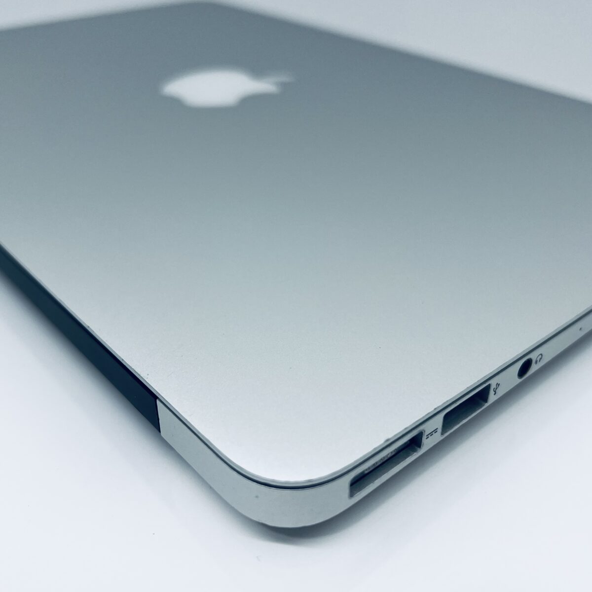 11.6" MacBook Air / Stock No – 7868226 - Image 12
