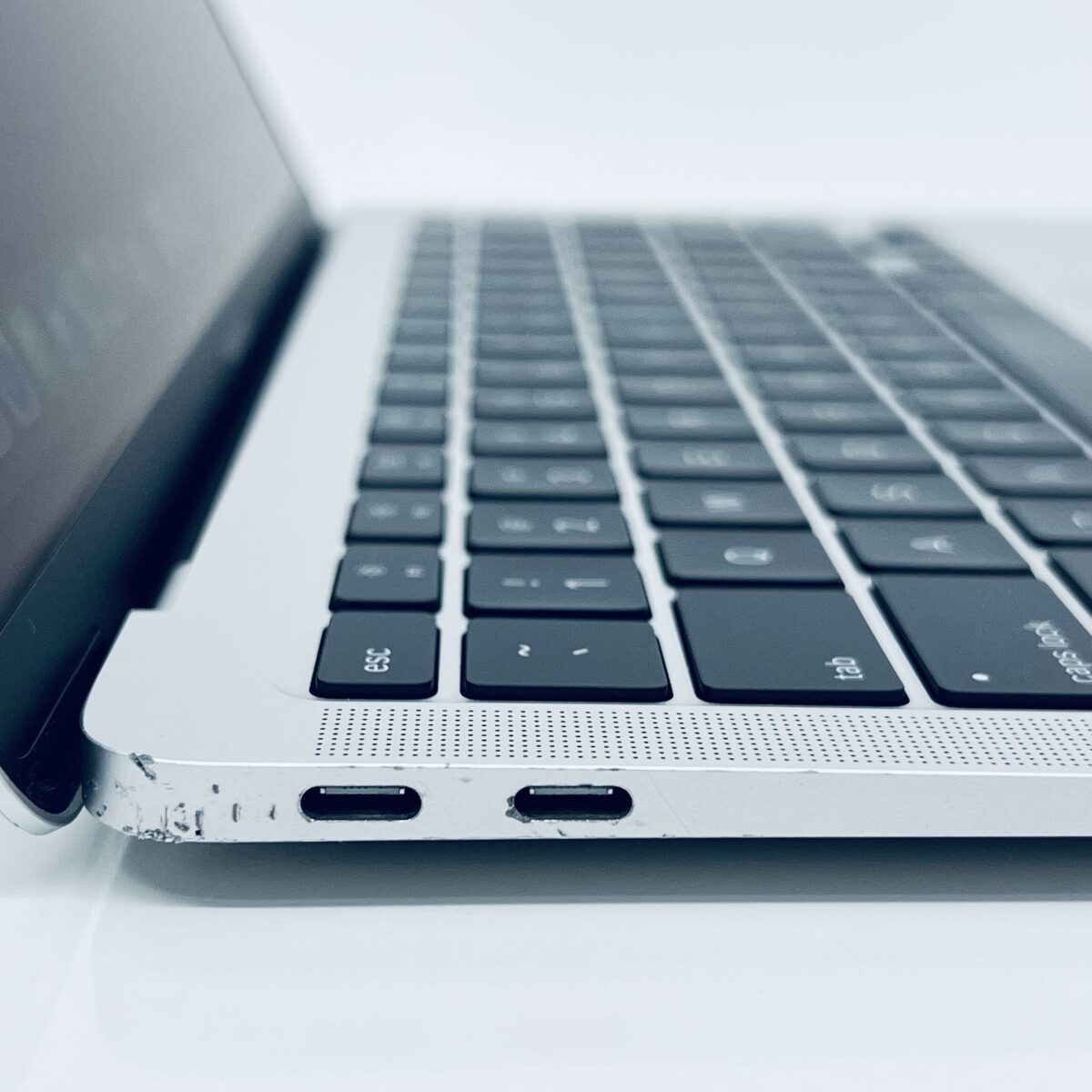 13.3" MacBook Air / Stock No – 7868234 - Image 7