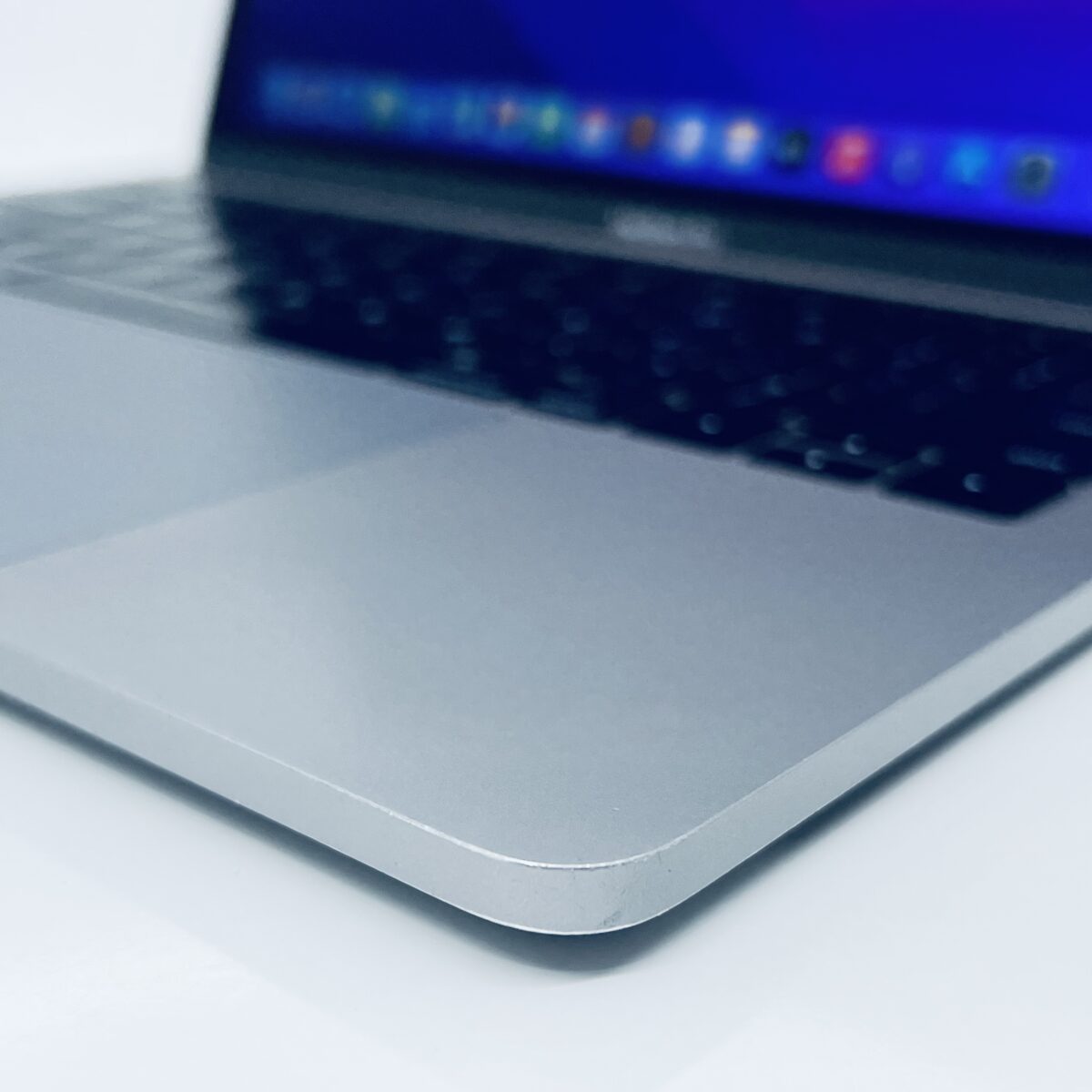 13.3" MacBook Pro / 7868228 - Image 4