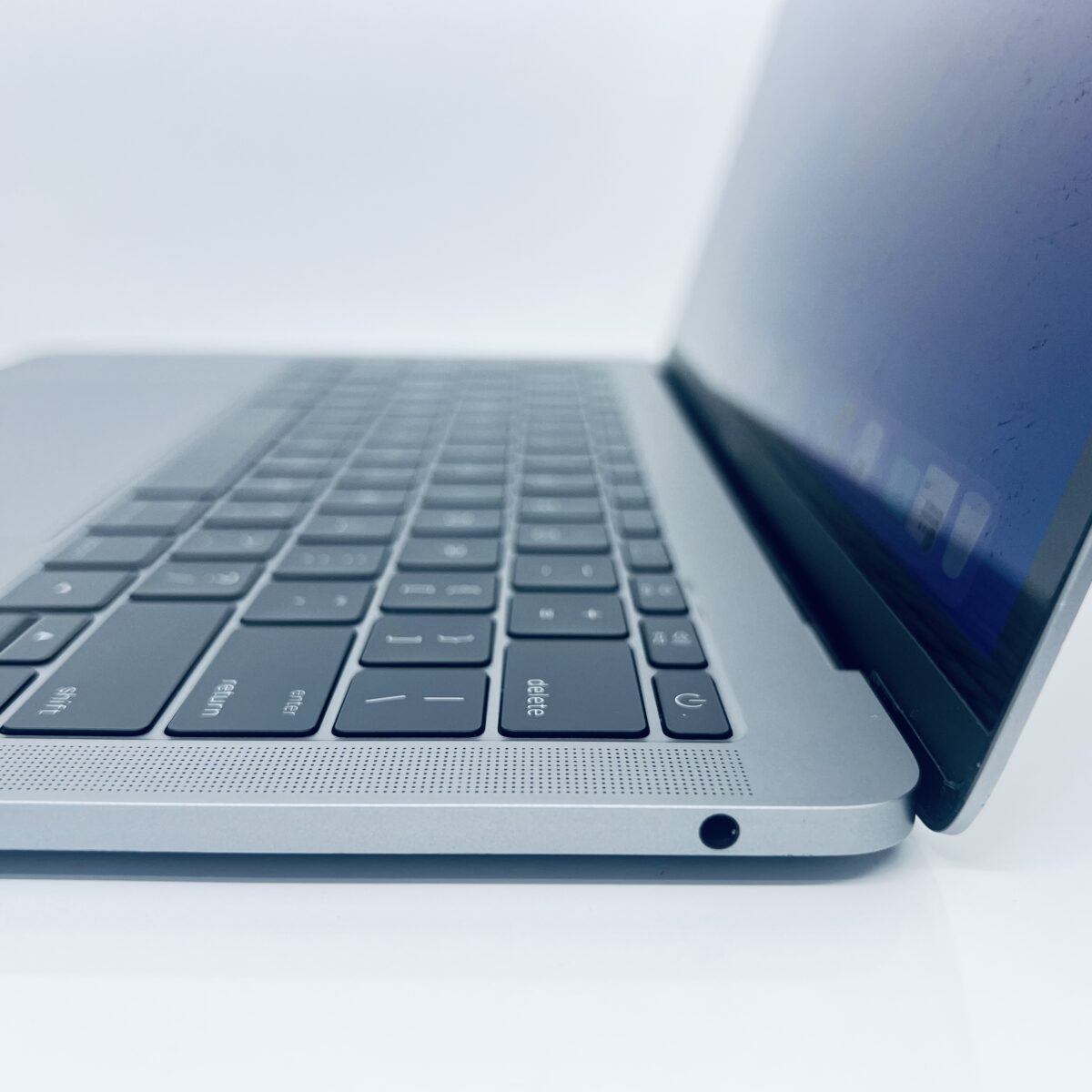 13.3" MacBook Pro / 7868116 - Image 3