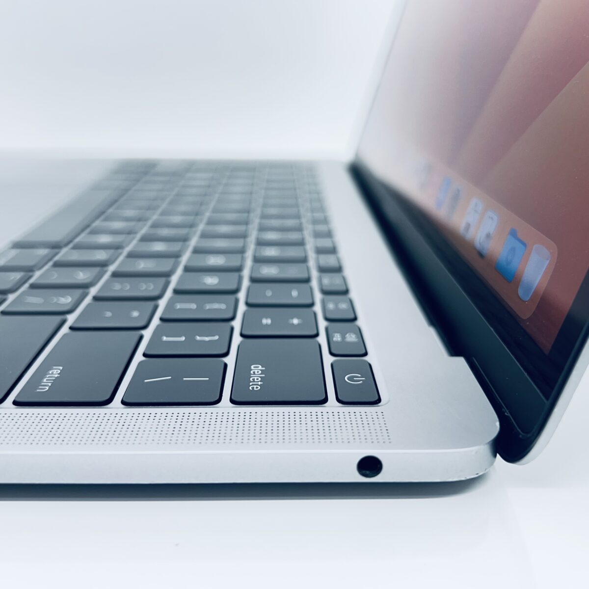 13.3" MacBook Pro / 7868241 - Image 3