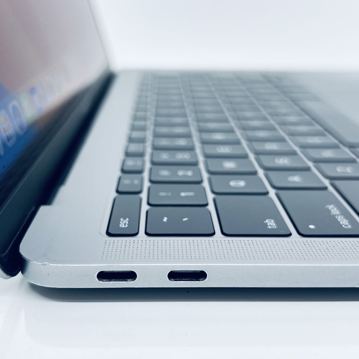 13.3" MacBook Pro / 7868241 - Image 8