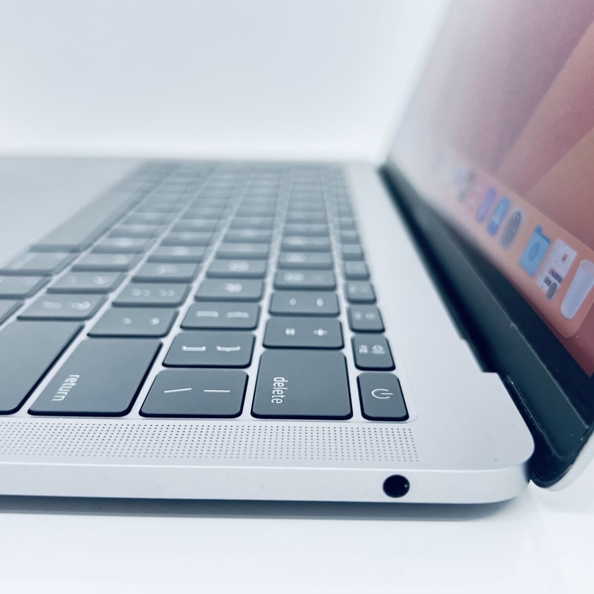 13.3" MacBook Pro / 7868094 - Image 3