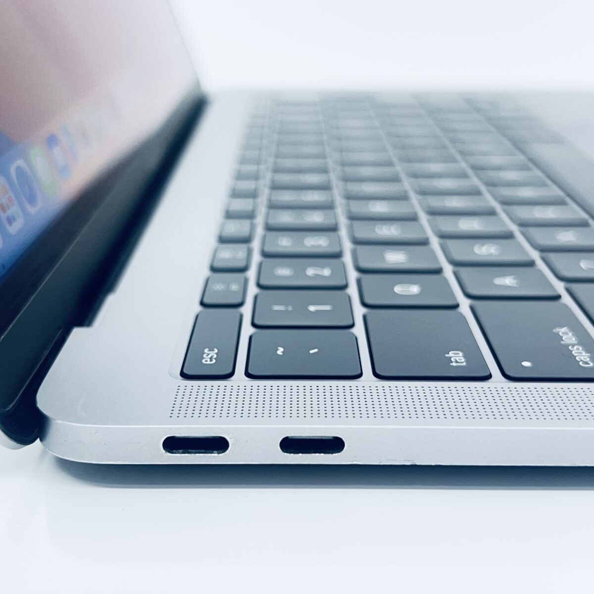 13.3" MacBook Pro / 7867596 - Image 8