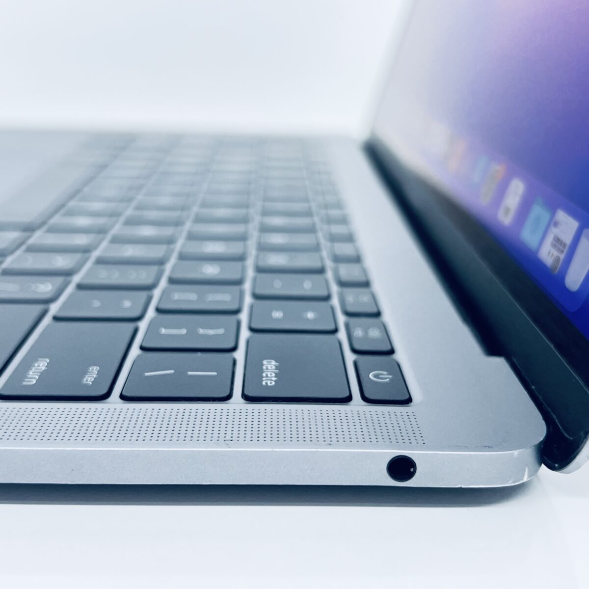 13.3" MacBook Pro / 7867571 - Image 3
