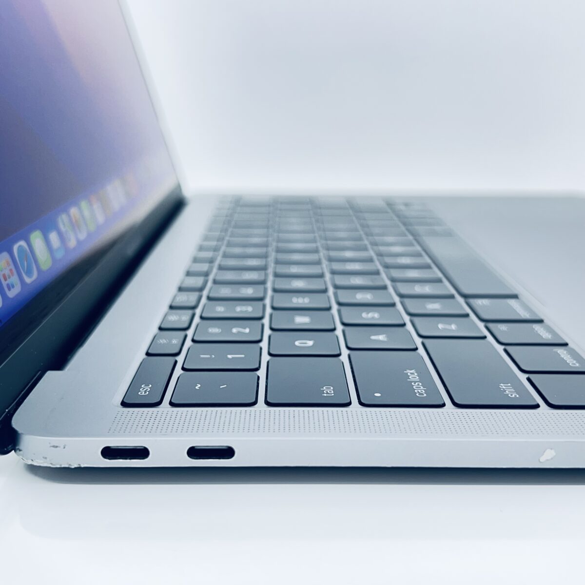 13.3" MacBook Pro / 7867571 - Image 7