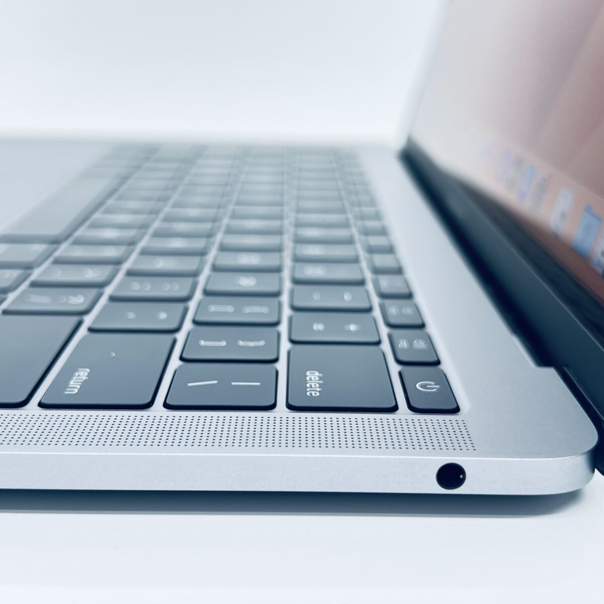 13.3" MacBook Pro / 7861365 - Image 3