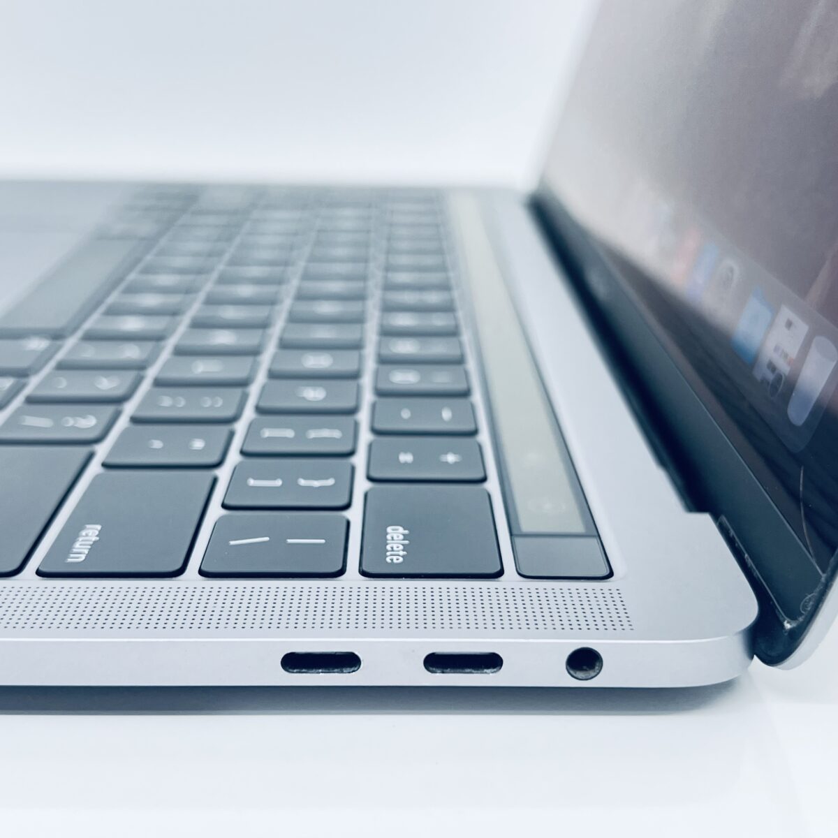 13.3" MacBook Pro / 7868251 - Image 3