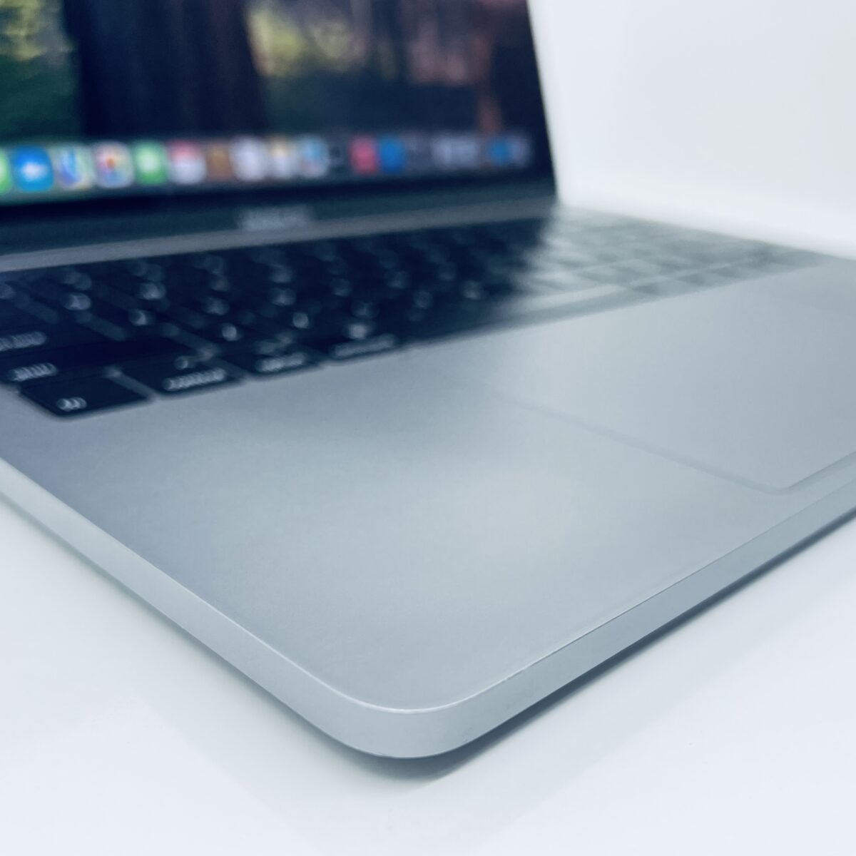 13.3" MacBook Pro / 7868128 - Image 5