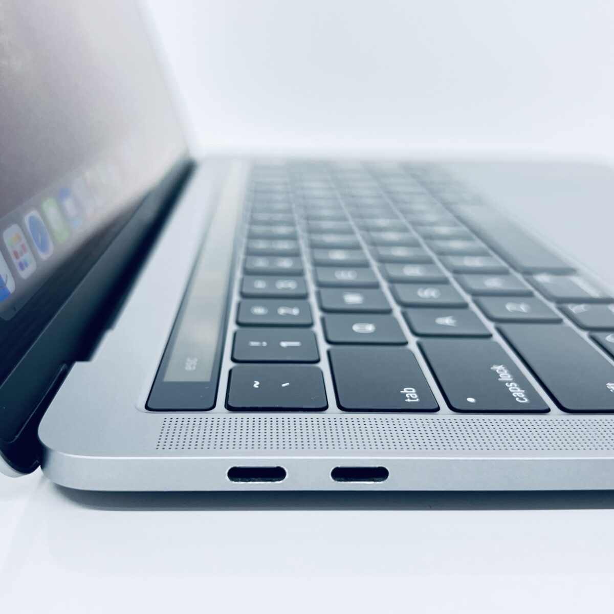 13.3" MacBook Pro / 7868128 - Image 6