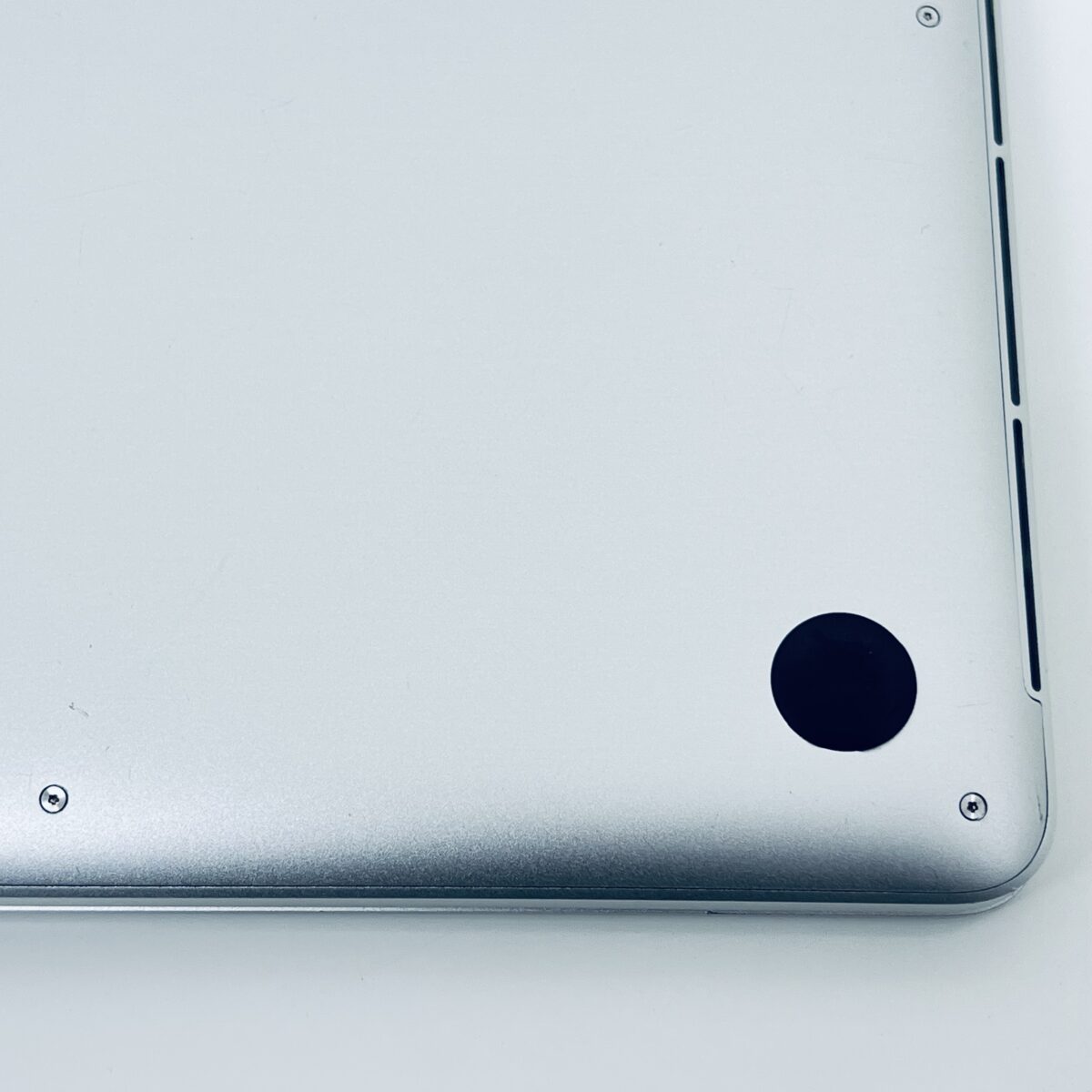 15.4" MacBook Pro / 7868248 - Image 17