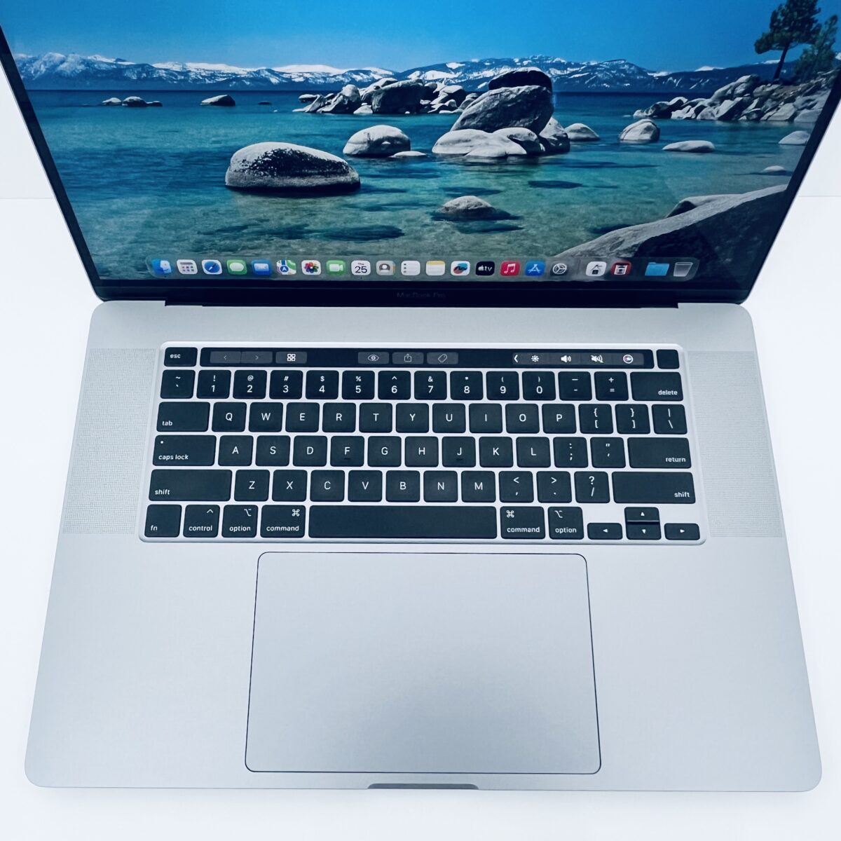 16" MacBook Pro / 7868270 - Image 2