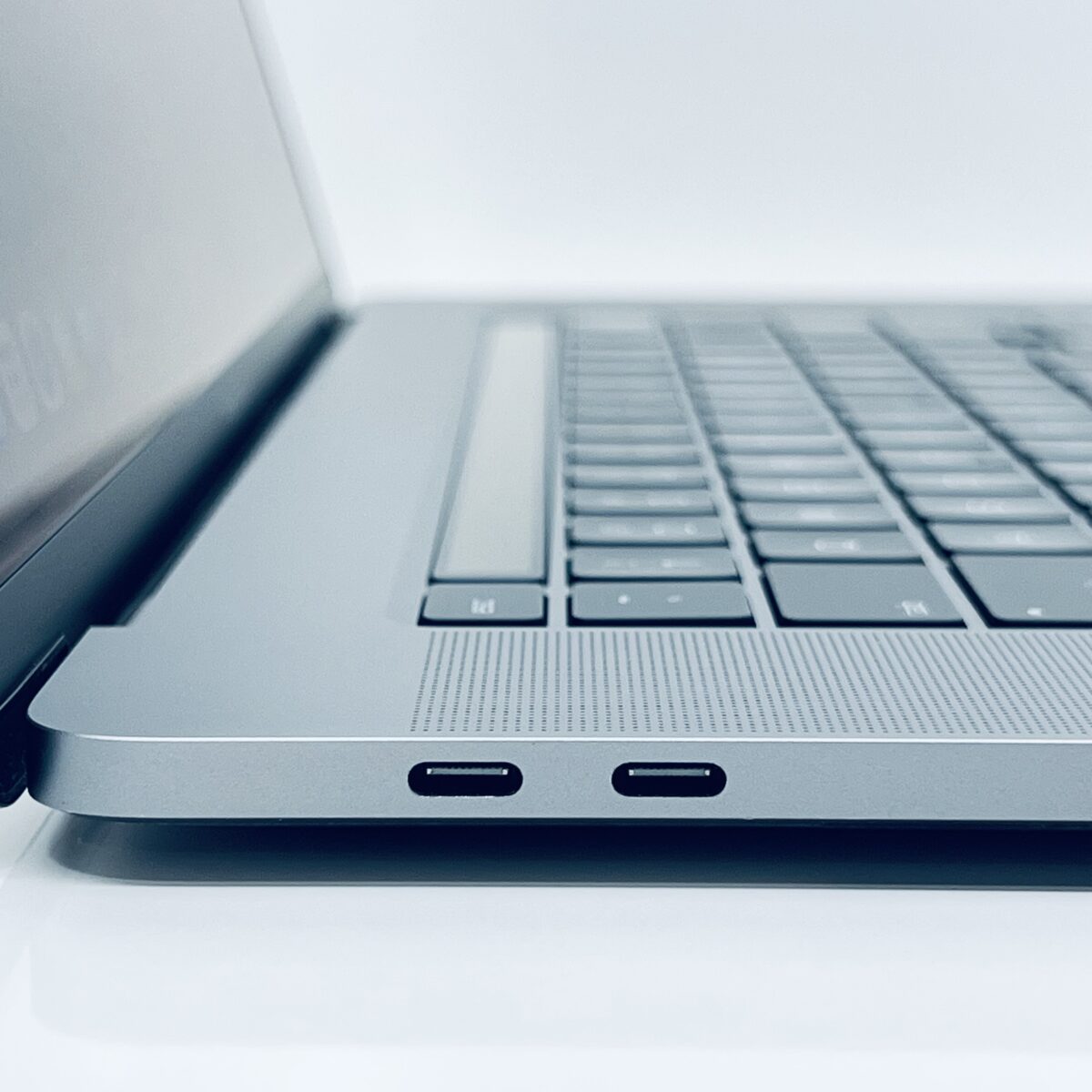 16" MacBook Pro / 7868270 - Image 6