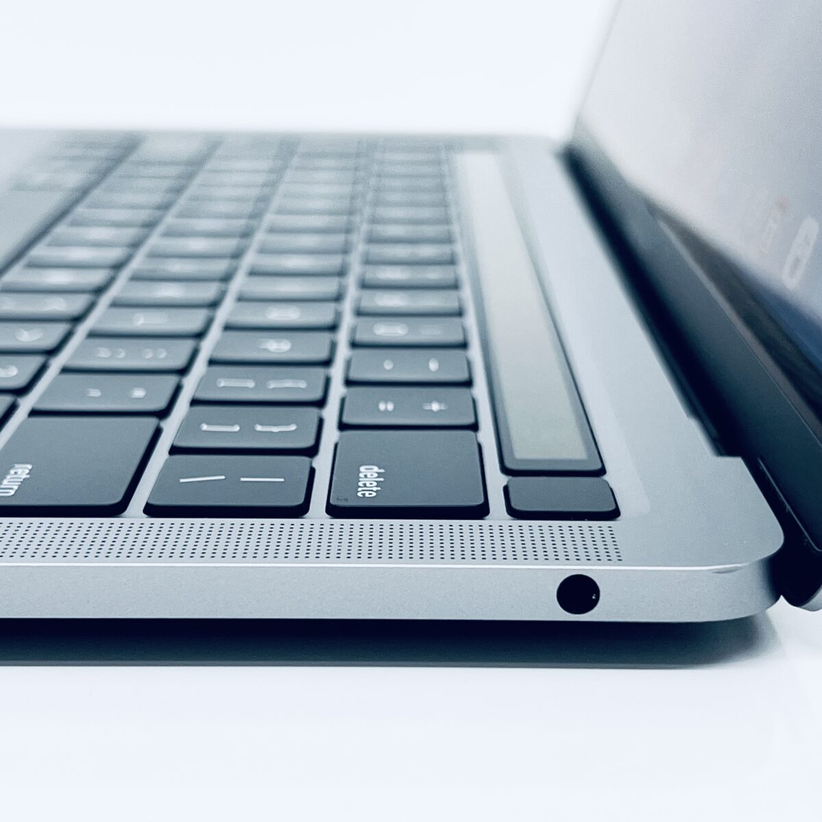 13.3" MacBook Pro M1 / 7868279 - Image 3