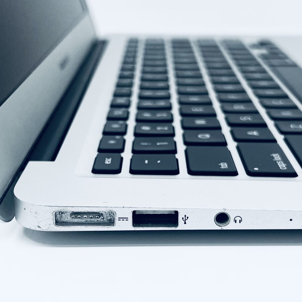 13.3" MacBook Air / 7868277 - Image 6