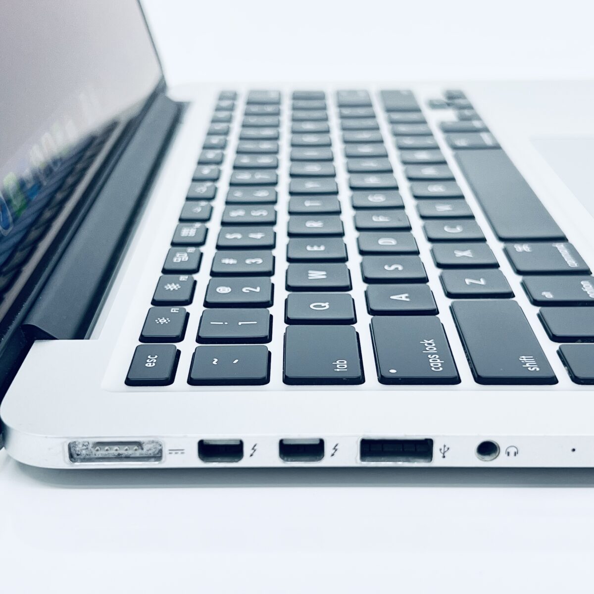 13.3" MacBook Pro / 7868272 - Image 6