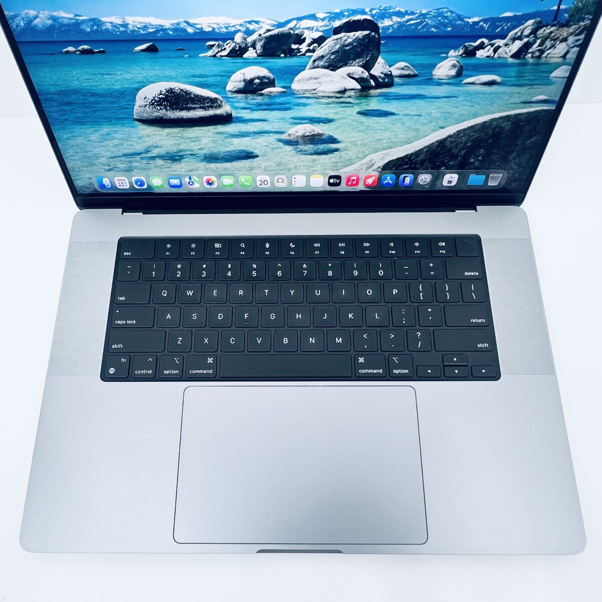 16" MacBook Pro - M1 Pro / 7868285 - Image 2