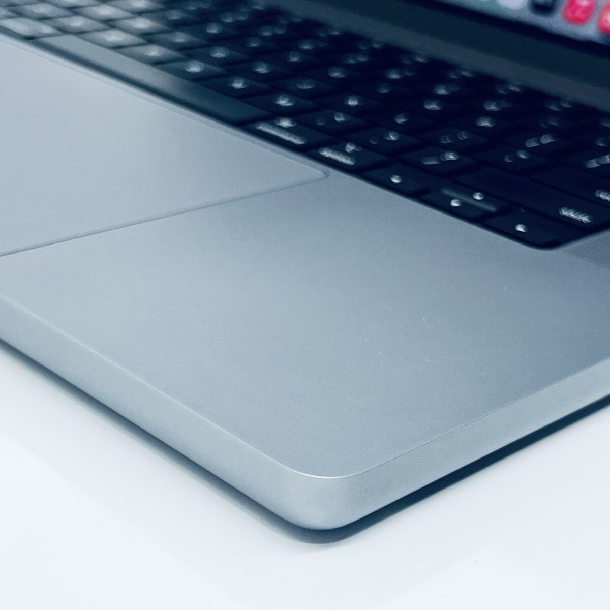 16" MacBook Pro - M1 Pro / 7868285 - Image 4