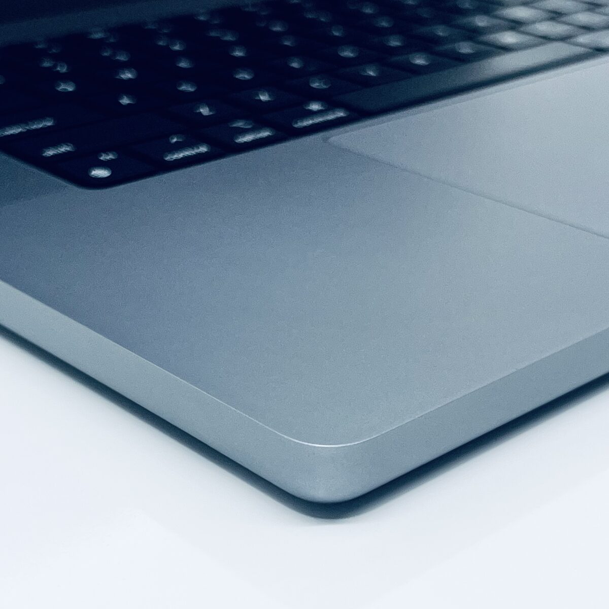 16" MacBook Pro - M1 Pro / 7868285 - Image 5