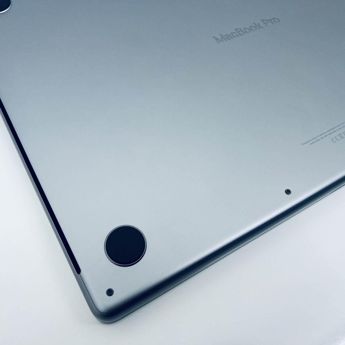 16" MacBook Pro - M1 Pro / 7868285 - Image 12