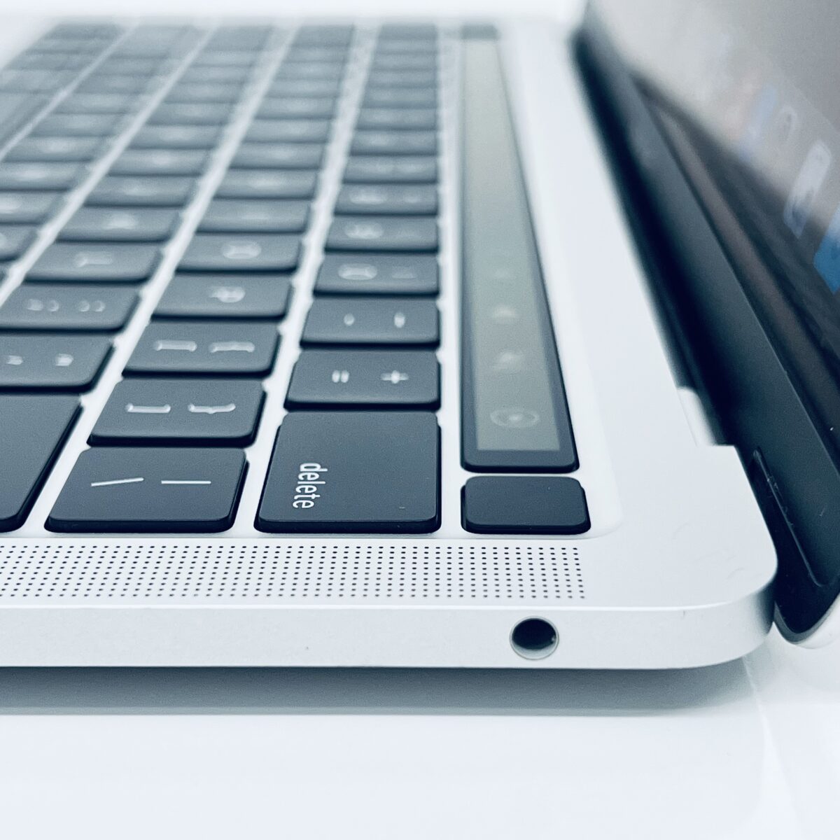 13.3" MacBook Pro / 7868288 - Image 3