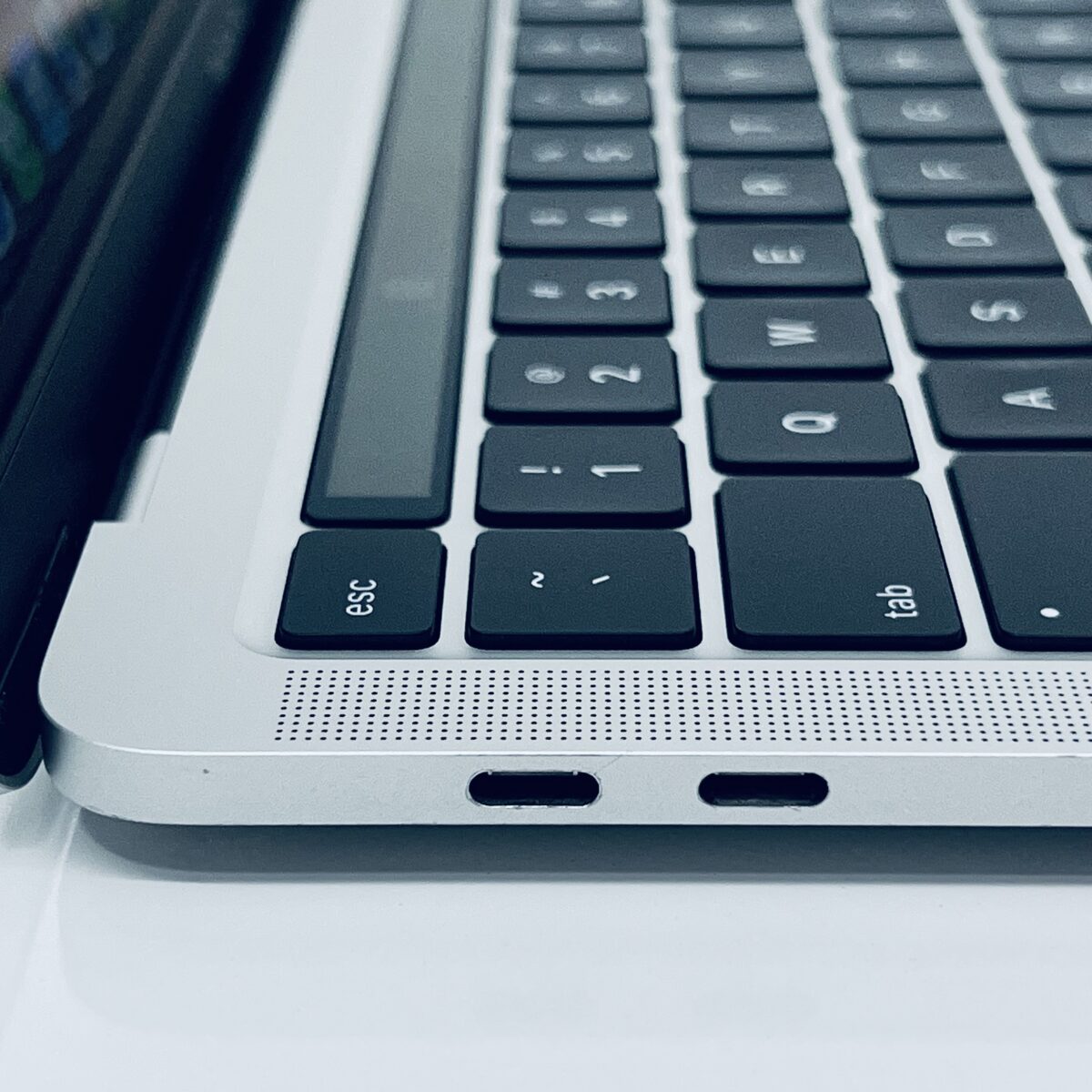 13.3" MacBook Pro / 7868288 - Image 8