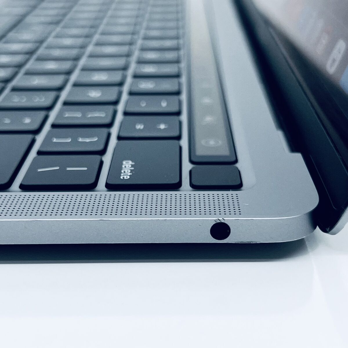 13.3" MacBook Pro M1 / 7868291 - Image 3